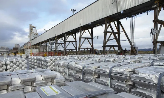 美国计划最早本周对俄罗斯铝征收200%关税