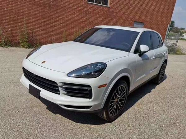 {足球投注}(保时捷白色卡宴多少钱一辆)