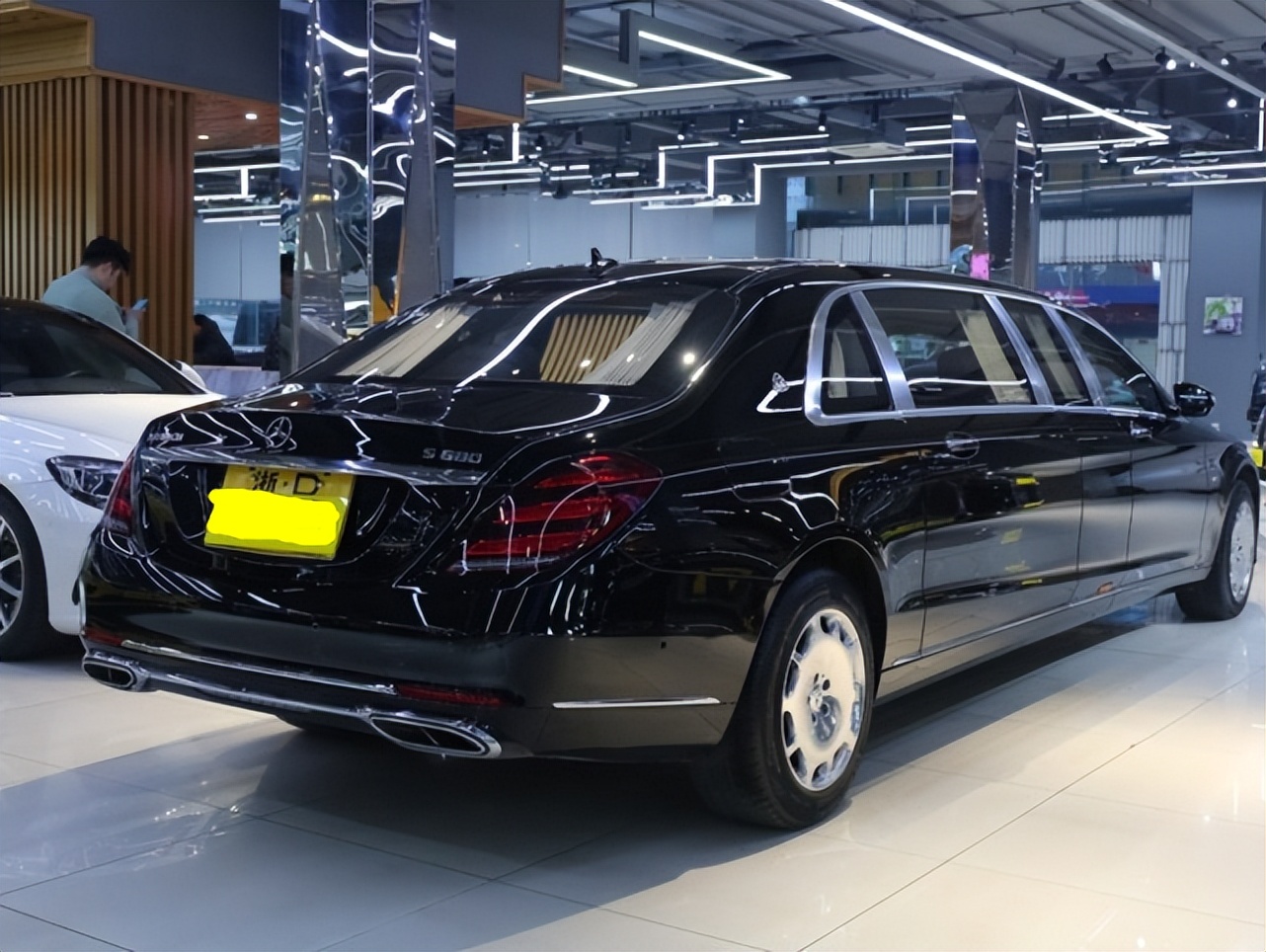{線上賭場}(迈巴赫s680报价及图片价格表)