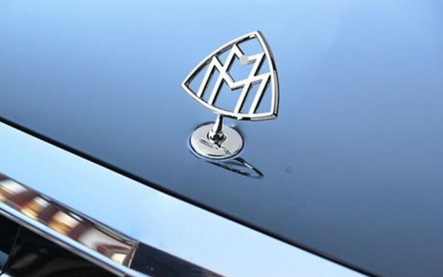 {賭馬}(著名跑车的车标)